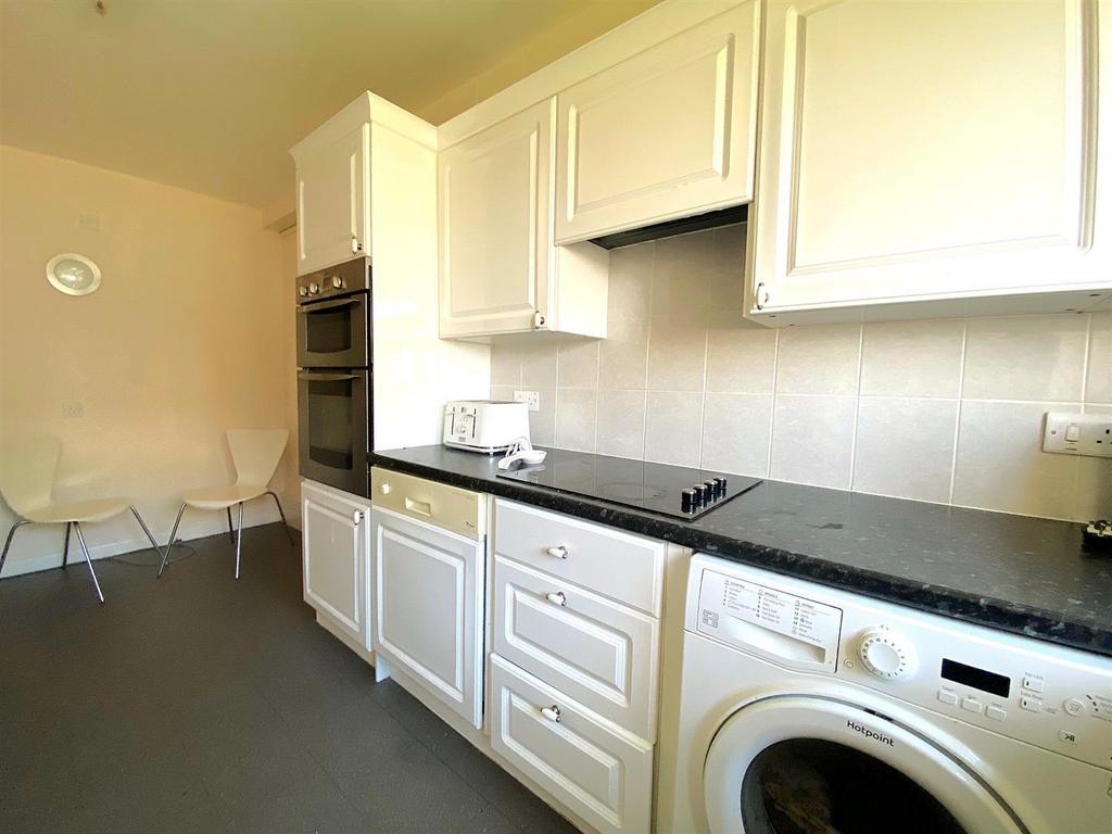 7 Tobago - Kitchen1.jpg