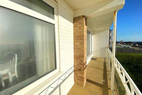 2 bedroom flat for sale, West Parade, Bexhill-On-Sea