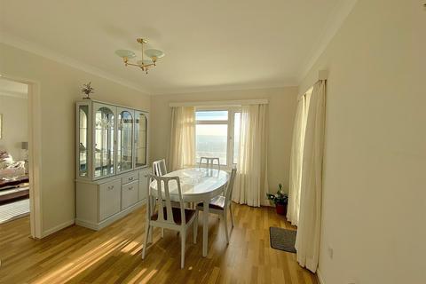 2 bedroom flat for sale, West Parade, Bexhill-On-Sea