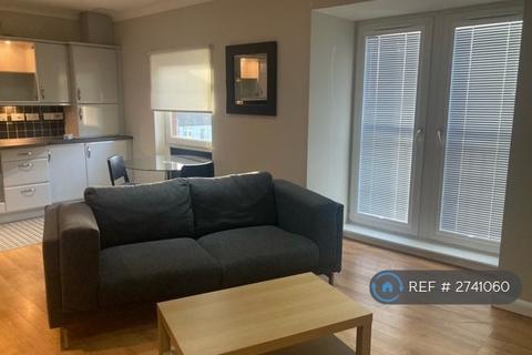 2 bedroom flat to rent, Thornwood Avenue, Glasgow, G11