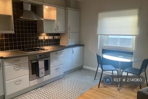 2 bedroom flat to rent, Thornwood Avenue, Glasgow, G11