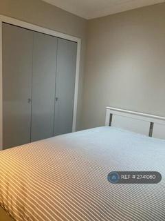2 bedroom flat to rent, Thornwood Avenue, Glasgow, G11