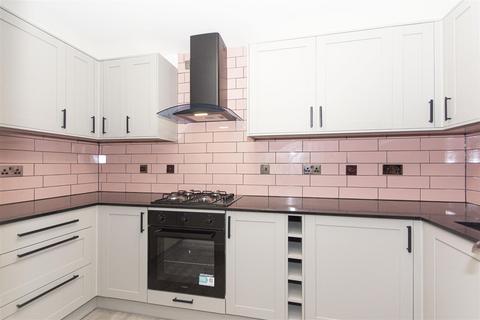 2 bedroom flat to rent, Falcon Road, Clapham Junction SW11