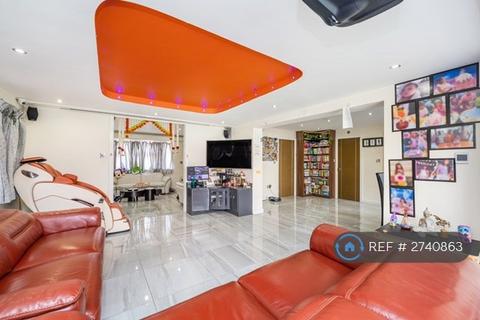 5 bedroom semi-detached house to rent, Riverdale Road, Greater London, TW13