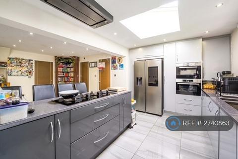 5 bedroom semi-detached house to rent, Riverdale Road, Greater London, TW13