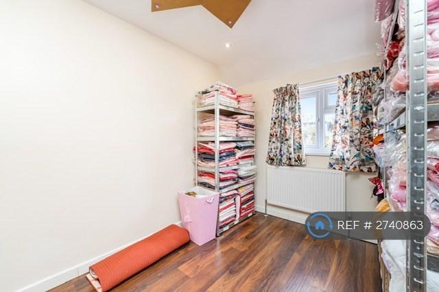 4th Bedroom - Upstair
