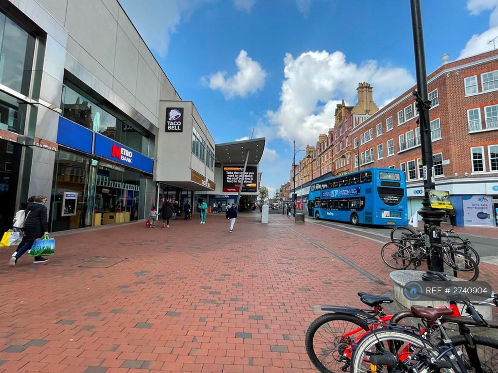 Reading Town Centre 10  Minutes Walk