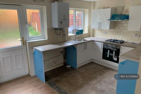 2 bedroom terraced house to rent, Oakworth Street, Manchester, M9
