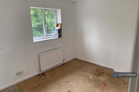 2 bedroom terraced house to rent, Oakworth Street, Manchester, M9