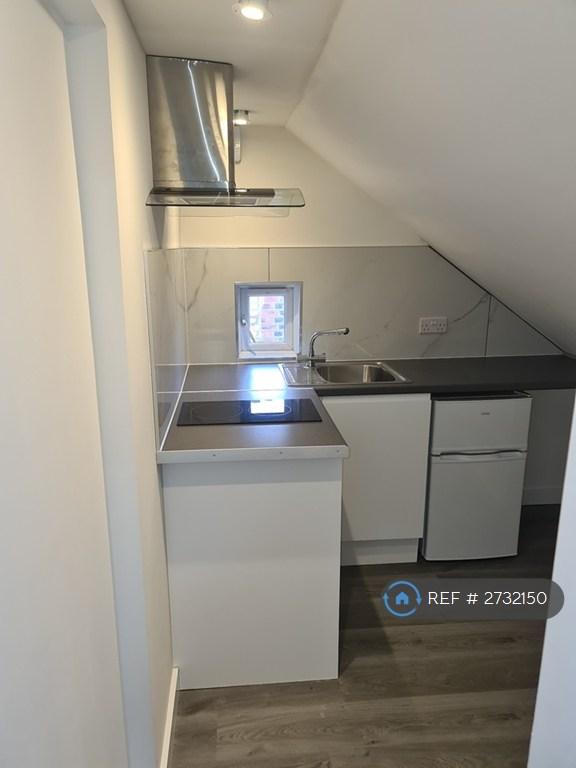 Room 9 Kitchen