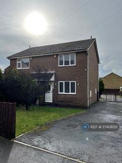 2 bedroom semi-detached house to rent, Hollinbank Lane, Heckmondwike, WF16