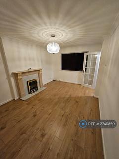 2 bedroom semi-detached house to rent, Hollinbank Lane, Heckmondwike, WF16