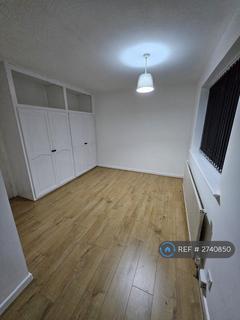 2 bedroom semi-detached house to rent, Hollinbank Lane, Heckmondwike, WF16