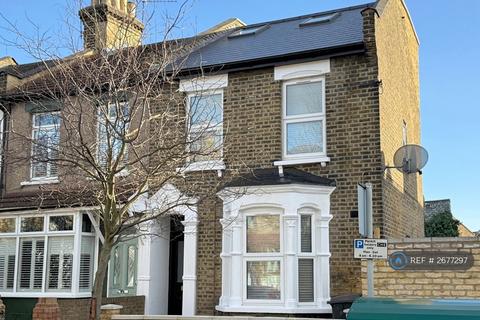 2 bedroom flat to rent, London, London, E11