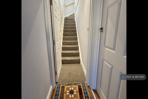 2 bedroom flat to rent, London, London, E11