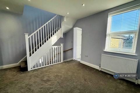 2 bedroom flat to rent, London, London, E11