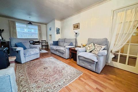 3 bedroom semi-detached house for sale, Grove House Road, Bradford BD2
