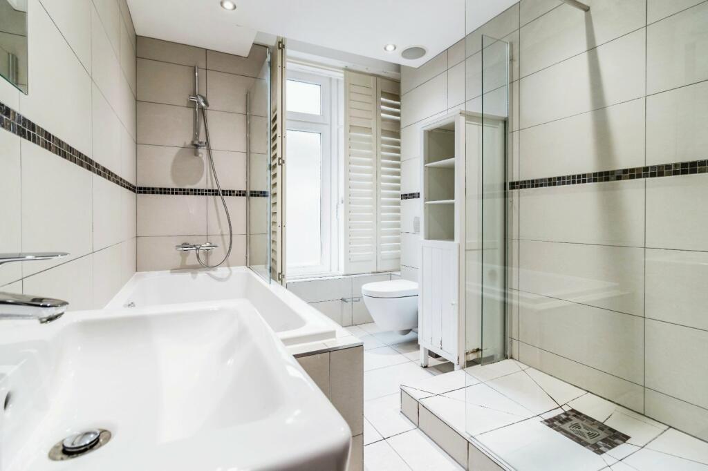 Main bathroom