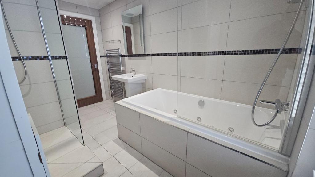 Main bathroom
