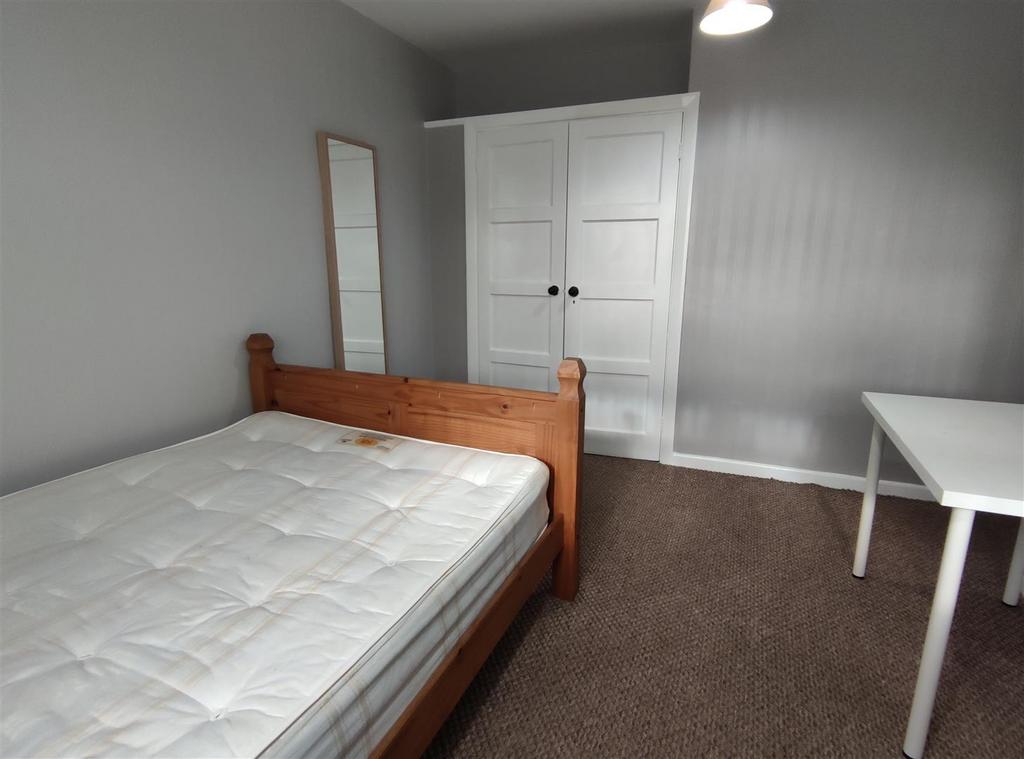 210 SHP. Bedroom 3-1.jpg