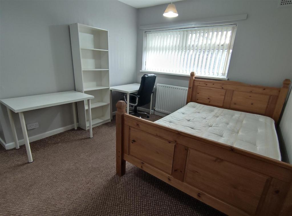 210 SHP. Bedroom 3-2.jpg