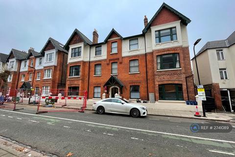 undefined, Kinnoull Mansions, Hackney, E5