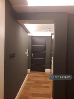undefined, Kinnoull Mansions, Hackney, E5