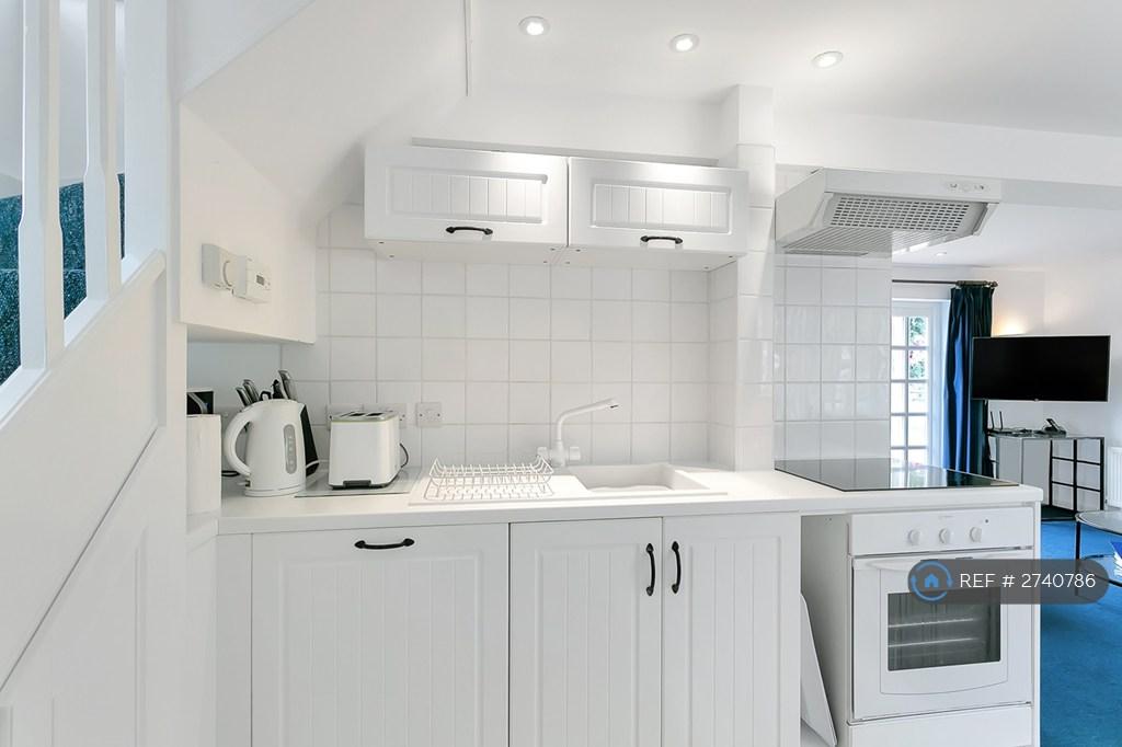 Open Kitchen Lounge