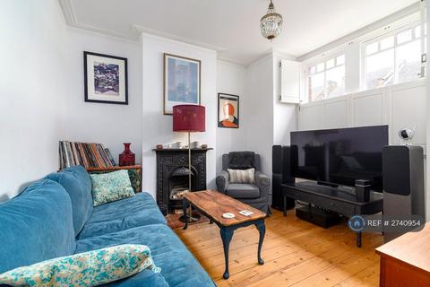 3 bedroom terraced house to rent, Andover Road, Twickenham, TW2
