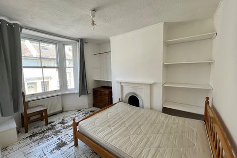 5 bedroom terraced house to rent, Park Crescent Road, Brighton, BN2 3HS