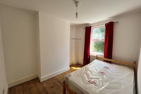5 bedroom terraced house to rent, Park Crescent Road, Brighton, BN2 3HS