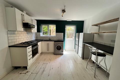 5 bedroom terraced house to rent, Park Crescent Road, Brighton, BN2 3HS