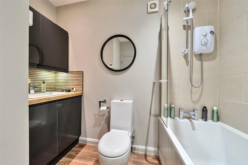 Bathroom/Annex
