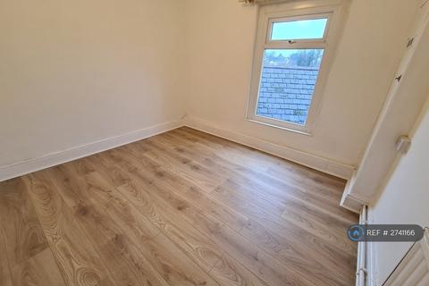 2 bedroom flat to rent, Eversley Road, Sketty, Swansea, SA2