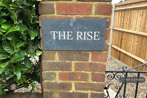 3 bedroom detached house to rent, Deans Lane, Walton On The Hill, Tadworth, KT20