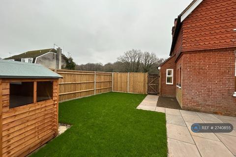 3 bedroom detached house to rent, Deans Lane, Walton On The Hill, Tadworth, KT20