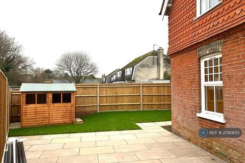 3 bedroom detached house to rent, Deans Lane, Walton On The Hill, Tadworth, KT20