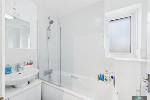undefined, Lyon Close, Maidenbower RH10