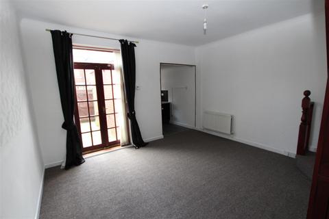 2 bedroom terraced house to rent, Highfield Road, Bolton BL1