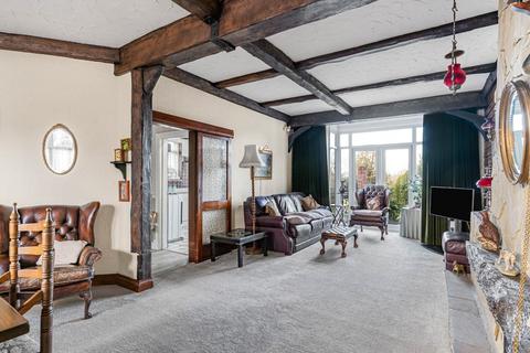 3 bedroom semi-detached house for sale, Chinbrook Road, London, SE12