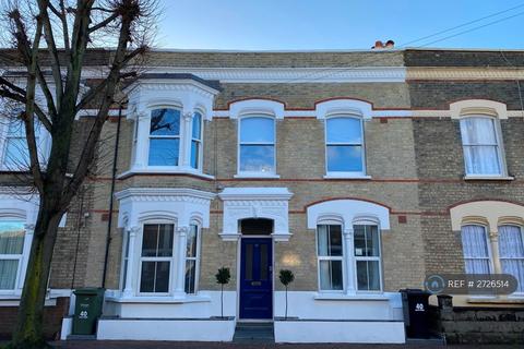 2 bedroom flat to rent, Elm Park, London, SW2