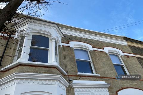 2 bedroom flat to rent, Elm Park, London, SW2