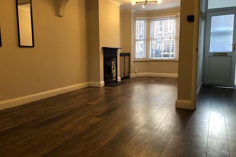 3 bedroom terraced house to rent, York Street, Bedford