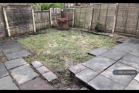 3 bedroom terraced house to rent, Brattray Drive, Middleton, Manchester, M24