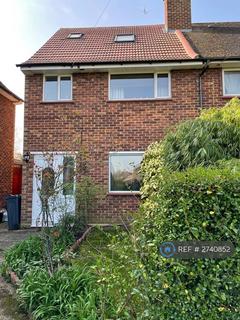 4 bedroom semi-detached house to rent, Grove Crescent, Feltham, TW13