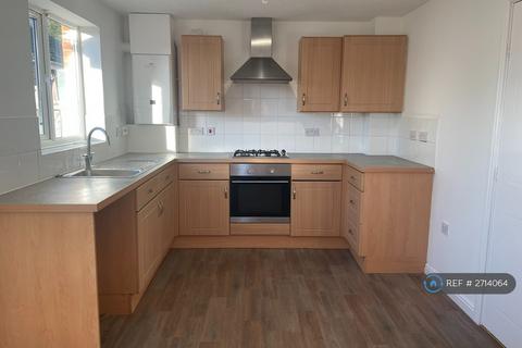 3 bedroom semi-detached house to rent, Airedale Drive, Bridlington, YO16