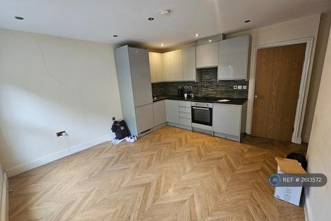 1 bedroom flat to rent, Rear Of, London, SW19