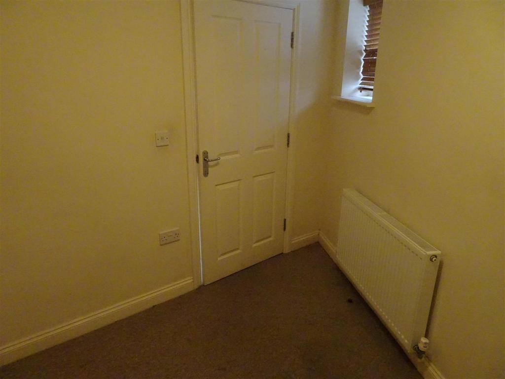 Bedroom 2 / Study