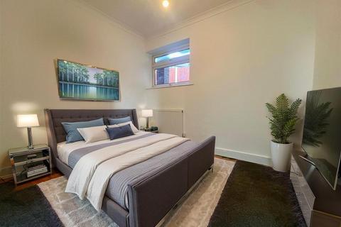 2 bedroom apartment to rent, Hamilton Court, London Road, Oadby, Leicester, LE2