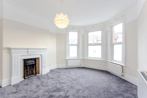 2 bedroom flat to rent, Albert Road, London, N22